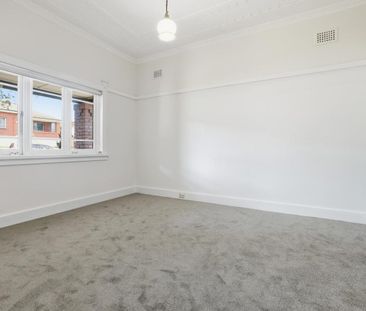 Character Filled Home in a Sought-After Earlwood Location - Photo 3