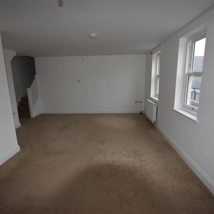 3 bedroom maisonette to rent - Photo 1