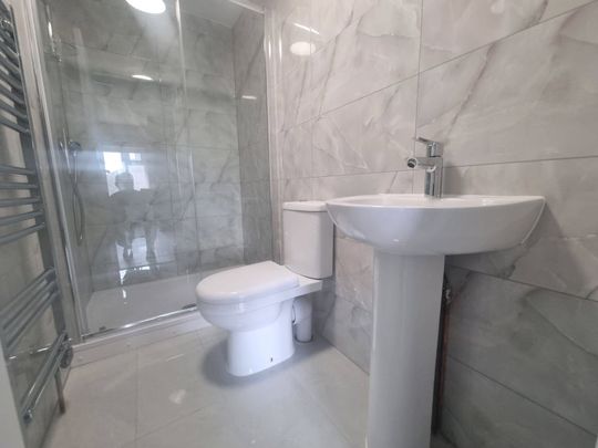 1 bedroom semi detached to rent - Photo 1