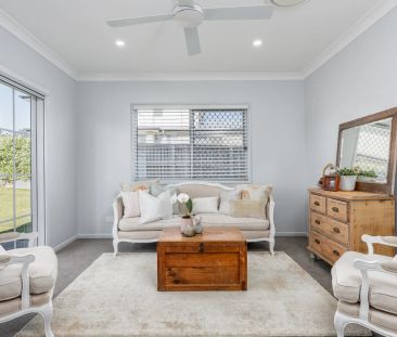 A Home of Distinction - Where Elegance Meets Everyday Life - Photo 6