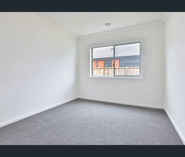 Beautiful Family Home - Photo 3