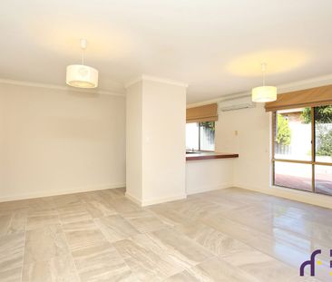 CUL-DE-SAC LOCATION OPPOSITE PARK - Photo 2