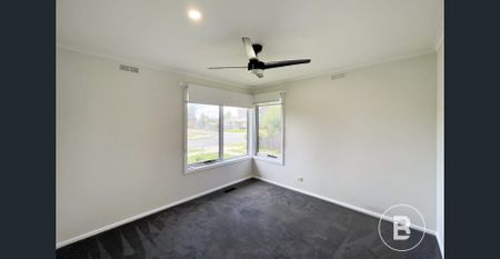 CHARMING FAMILY GEM IN A QUIET WENDOUREE POCKET - Photo 4