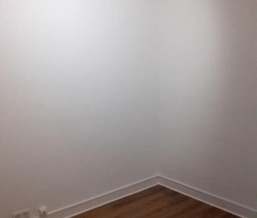 LOUE F3 REFAIT A NEUF AVEC PARKING - Photo 5