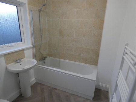 3 bedroom terraced house to rent - Photo 5