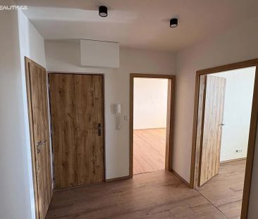 Pronájem bytu 2+1 52 m² - Photo 1