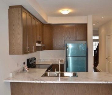 For Lease - 33 Villadowns Trail, Brampton, Ontario - Photo 6