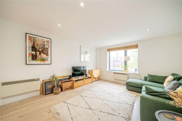 1 bedroom flat to rent - Photo 1
