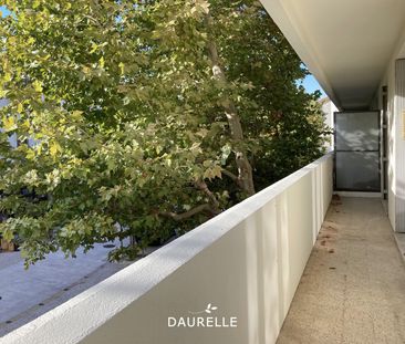 Location Appartement 3 pièces 72m² CHATEAURENARD 13160 - Photo 1