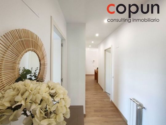 Alquiler de piso en Calle de La Magia, 3 - Photo 1