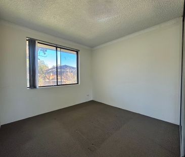 Neat Two Bedroom Apartment - Photo 4
