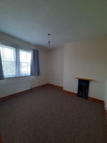 2 bedroom semi-detached house to rent - Photo 3