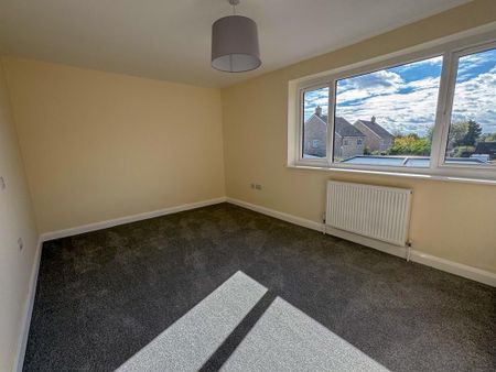 4 bedroom detached house to rent - Photo 5