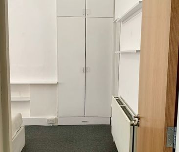 Room in a Shared House, Marischal Road, SE13 - Photo 2