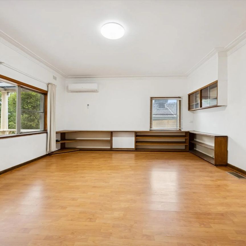Ferntree Gully - Photo 1