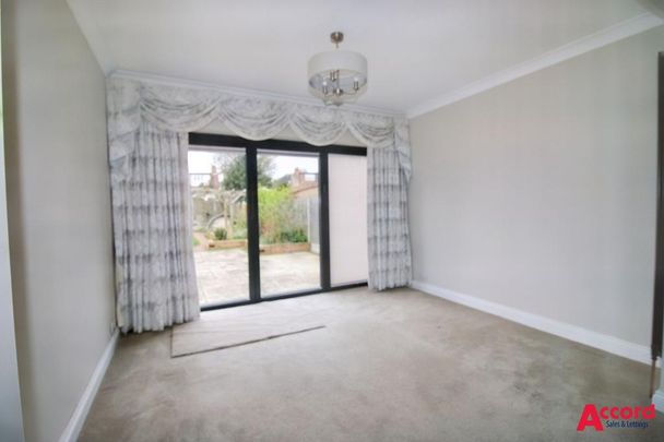 4 bedroom detached house to rent - Photo 1