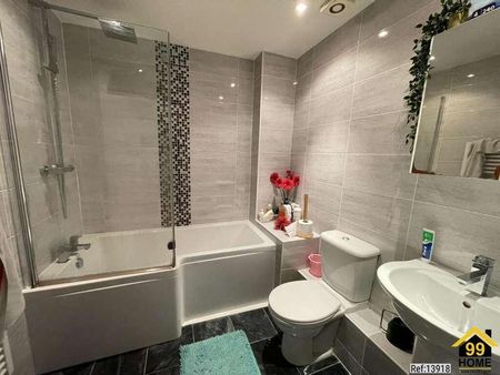 Burford Road, Worcester Park, Surrey, KT4 - Photo 2