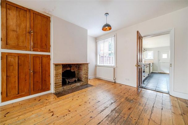 3 bedroom end of terrace house to rent - Photo 1