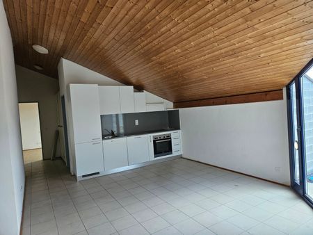 Bel 2.5 loc. in comodissima posizione tranquilla - ultimo piano - Photo 2