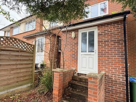 Kingsfold Avenue, Southampton - Photo 3