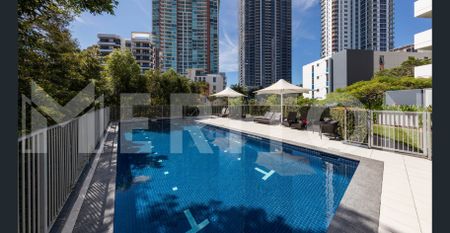 TOP FLOOR TWO BEDROOM UNIT, PRIME LOCATION IN THE HEART OF SOUTHPORT (UNFURNISHED). - Photo 2