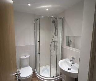 2 bedroom property to rent in Warrington - Photo 3