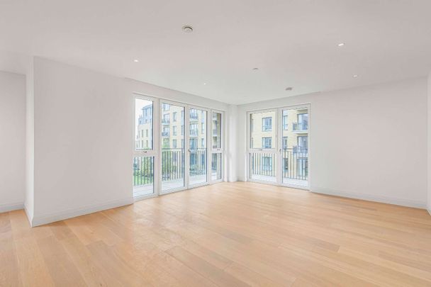 A luxury three bedroom apartment with riverside views. - Photo 1