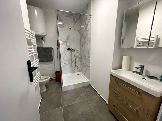 A LOUER - sur le port de Sausset les Pins Appartement meublé entièrement rénové, T3 pièces - 56.42 m2 belle vue mer, un garage, - Photo 1