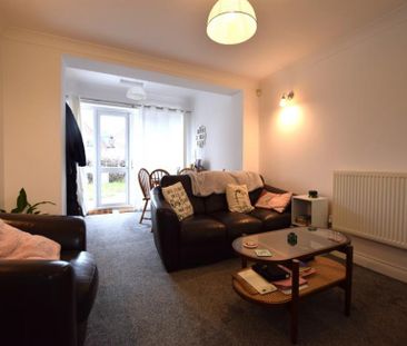 4 Bedroom Semi Detached To Let - Photo 2
