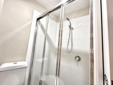 Ensuite Room for Rent in the Heart of Oxford Street - Photo 5