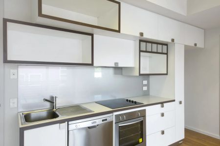 Modern Apartment in Prime CBD location - Photo 4