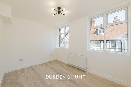 118 High Street, Ongar - Photo 2