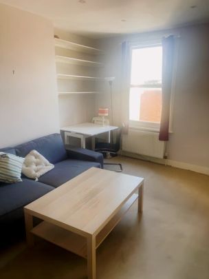 4 Bedroom 2 Bathroom - Photo 1