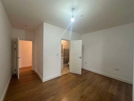 Luxurious Bedroom Apartment, IG11 - Photo 2