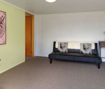 Charming 3BR Home in Silverdale! - Photo 2