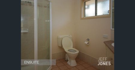 Boutique Townhouse Living In Annerley - Photo 5