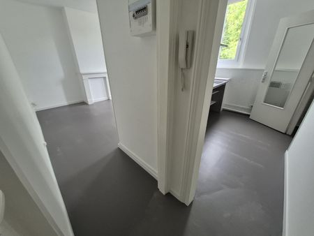 Location Appartement 1 pièce 25m² CAMBRAI 59400 - Photo 3