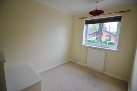 3 bedroom semi-detached house to rent - Photo 4