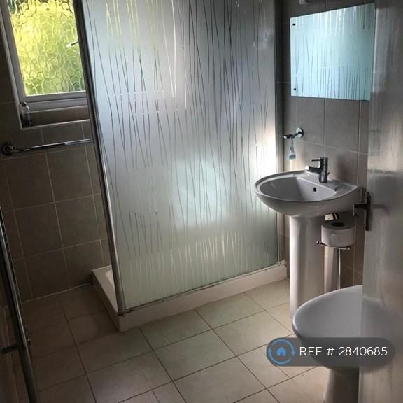 4 bedroom semi-detached house to rent - Photo 1