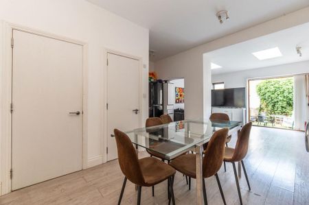 5 bedroom terraced house to rent - Photo 3