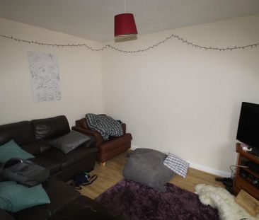 5 bedroom semi-detached house to rent - Photo 1