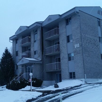 4 1/2 Sherbrooke - Photo 1