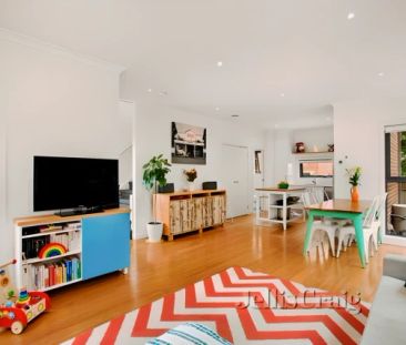 2 Bed, 1 Bath - Photo 2