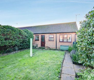 2 bedroom detached bungalow to rent - Photo 2