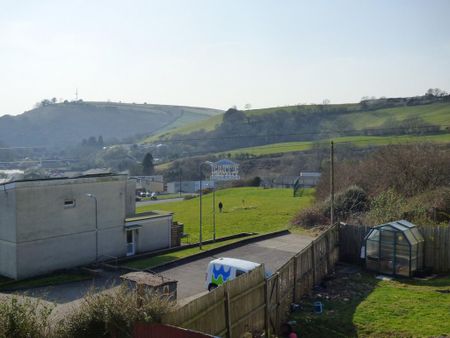 3 bedroom flat to rent - Photo 5