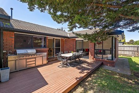 3 Trident Close, Keilor Downs VIC 3038 - Photo 3