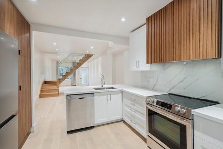 For Lease - 285 Rhodes Avenue Unit# Upper, Toronto, Ontario - Photo 2