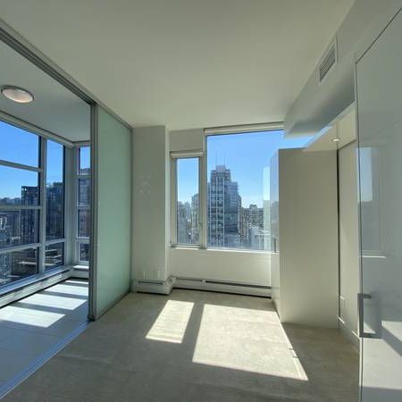 Tate on Howe, Downtown Condo, 2Bed1Bath1Den - Photo 3