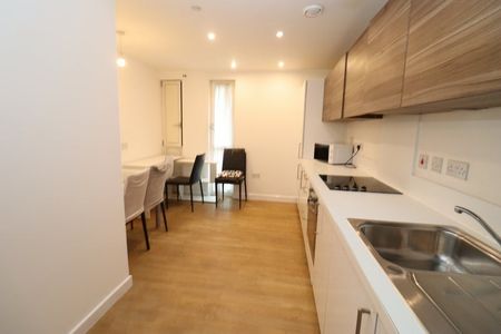 Room in a Shared Flat, Marner Point, E3 - Photo 3