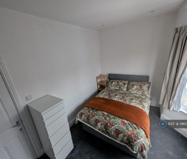 4 bedroom terraced house to rent - Photo 2